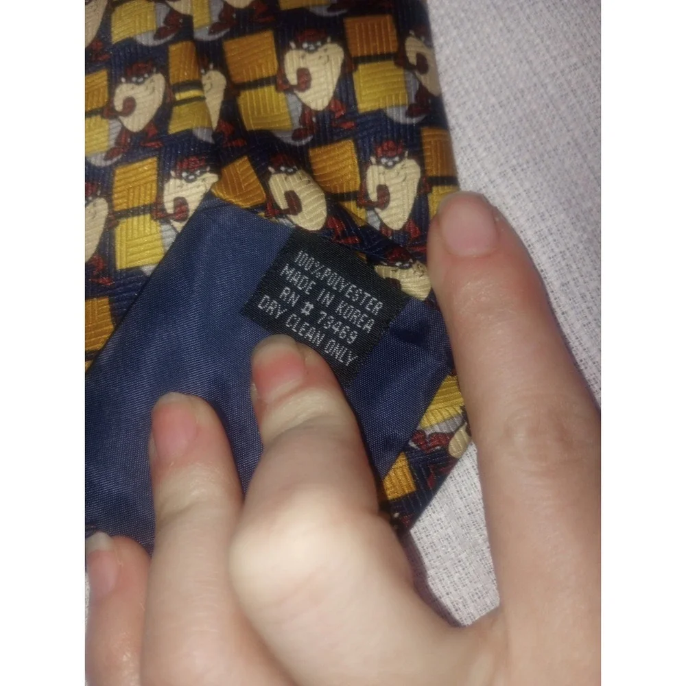 Looney‎ Tunes 1999 Taz Devil Multi Color Poly 3 3/4 Classic Neck Tie